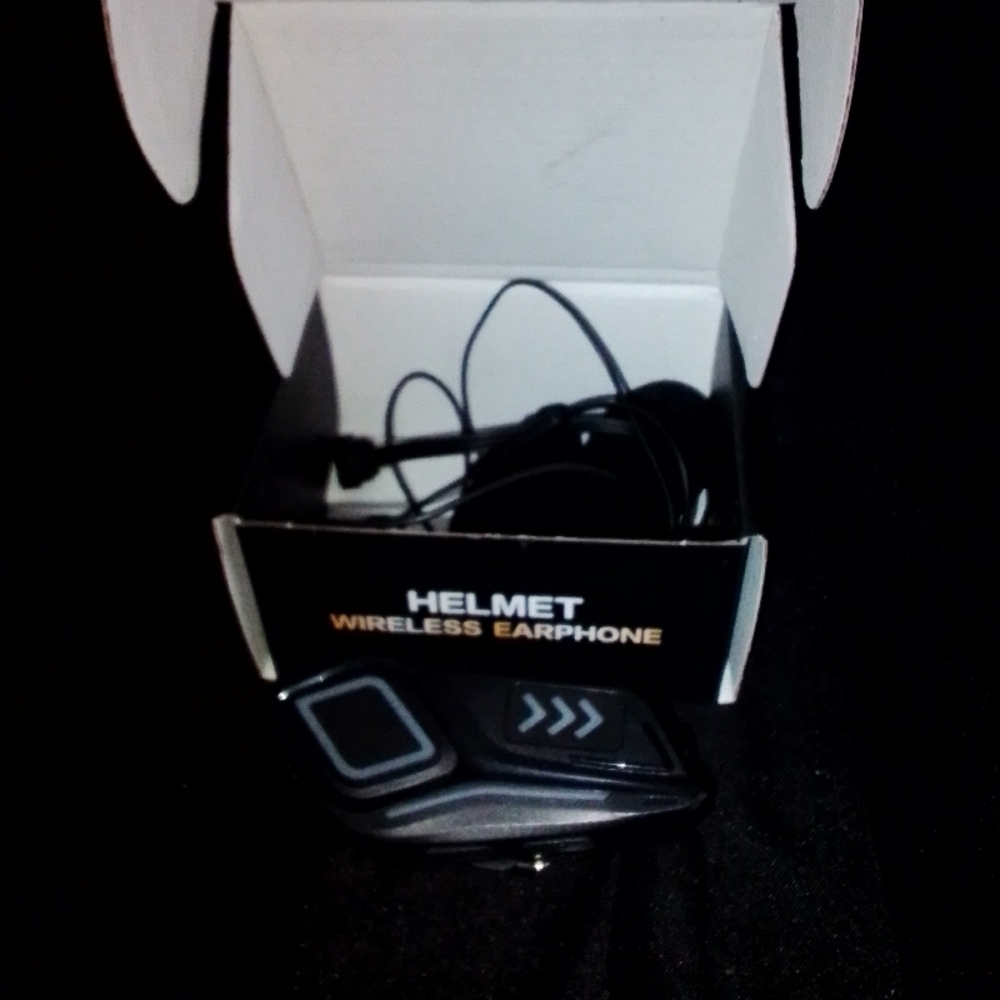 Helmet Wireless Earphone with LED Accents - Picture 6 of 11